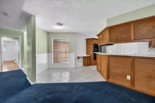 925 S 6th St, La Porte, TX 77571 - Photo 7