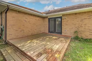 925 S 6th St, La Porte, TX 77571 - Photo 29