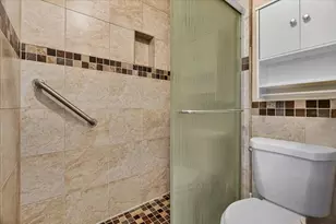 925 S 6th St, La Porte, TX 77571 - Photo 21