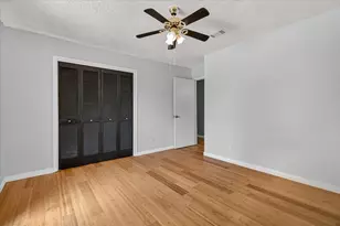 925 S 6th St, La Porte, TX 77571 - Photo 23