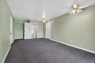 925 S 6th St, La Porte, TX 77571 - Photo 15