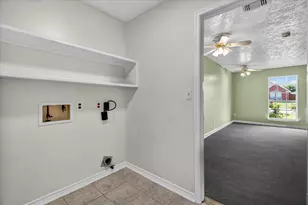925 S 6th St, La Porte, TX 77571 - Photo 13