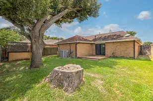 925 S 6th St, La Porte, TX 77571 - Photo 31