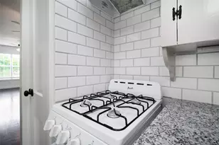 1911 Forest Hill Blvd, Houston, TX 77023 - Photo 5