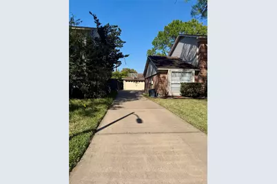 10818 Chevy Chase Drive, Houston, TX 77042 - Photo 5