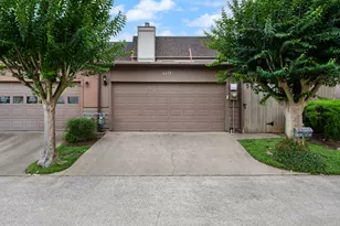 69 S Bachelor Button St, Lake Jackson, TX 77566 - Photo 35