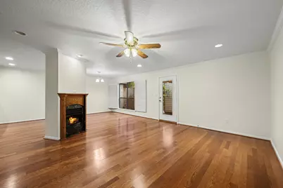 69 S Bachelor Button Street, Lake Jackson, TX 77566 - Photo 7
