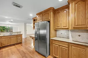 69 S Bachelor Button St, Lake Jackson, TX 77566 - Photo 15