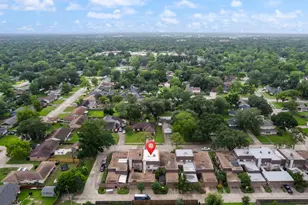69 S Bachelor Button St, Lake Jackson, TX 77566 - Photo 43