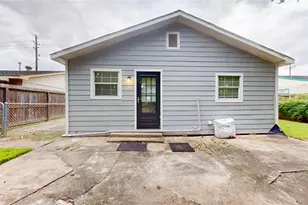 607 W Park St, Sugar Land, TX 77498 - Photo 37