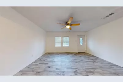 607 W Park Street, Sugar Land, TX 77498 - Photo 5