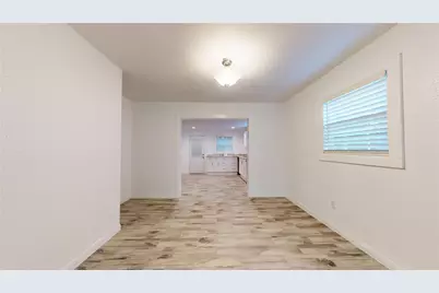 607 W Park Street, Sugar Land, TX 77498 - Photo 9