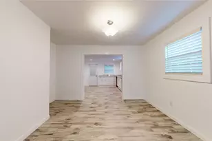 607 W Park St, Sugar Land, TX 77498 - Photo 9