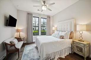 818 Dunleigh Meadows Ln, Houston, TX 77055 - Photo 9