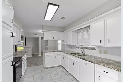 10211 Sagemill Drive, Houston, TX 77089 - Photo 17