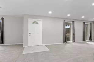 10211 Sagemill Dr, Houston, TX 77089 - Photo 5