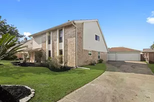 10211 Sagemill Dr, Houston, TX 77089 - Photo 3
