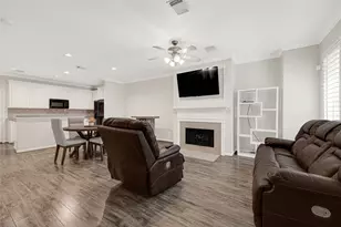 711 W Heights Hollow Ln, Houston, TX 77007 - Photo 9