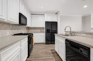 711 W Heights Hollow Ln, Houston, TX 77007 - Photo 5