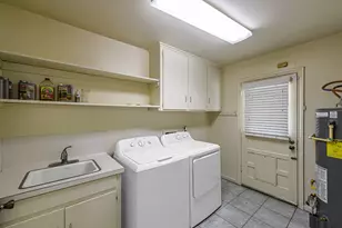 614 Val Lena Dr, Houston, TX 77024 - Photo 11