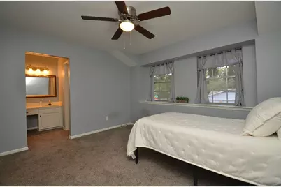 10018 Knoboak Drive #13, Houston, TX 77080 - Photo 9