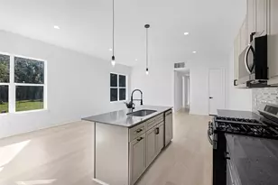 7905 Cora St, Houston, TX 77088 - Photo 9