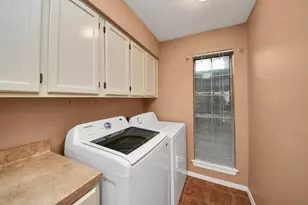 11201 Lynbrook Dr, Houston, TX 77042 - Photo 15