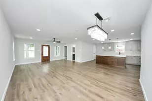 1218 Des Jardines St, Houston, TX 77023 - Photo 11