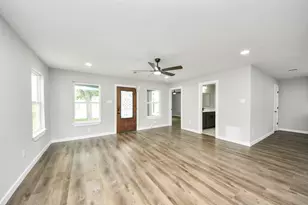 1218 Des Jardines St, Houston, TX 77023 - Photo 7