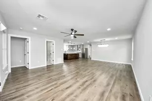 1218 Des Jardines St, Houston, TX 77023 - Photo 5