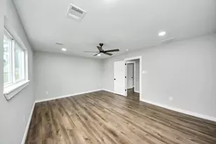 1218 Des Jardines St, Houston, TX 77023 - Photo 23