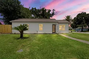 102 Tilden Dr, Pasadena, TX 77506 - Photo 1