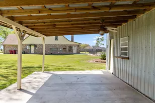 3913 County Rd 106, Bay City, TX 77414 - Photo 31