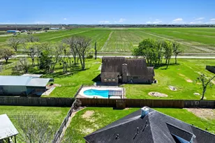 3913 County Rd 106, Bay City, TX 77414 - Photo 39