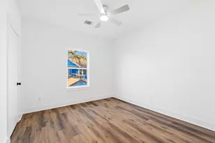 214 S Y St, La Porte, TX 77571 - Photo 11