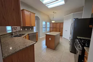 5218 Cottonwood Creek Ln, League City, TX 77573 - Photo 5