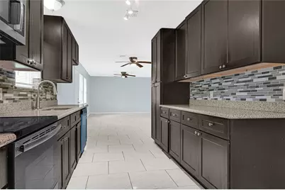 10507 Kirkhall Drive, Houston, TX 77089 - Photo 11