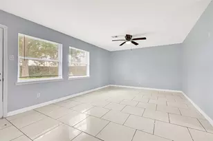 10507 Kirkhall Dr, Houston, TX 77089 - Photo 7