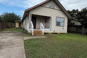 818 N Commerce St, Baytown, TX 77520 - Photo 1