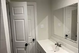 618 E 40th St, Houston, TX 77022 - Photo 15