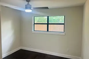 618 E 40th St, Houston, TX 77022 - Photo 5