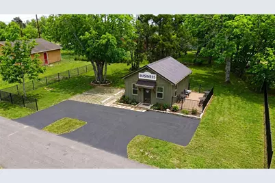 2805 Avenue C, Bay City, TX 77414 - Photo 9