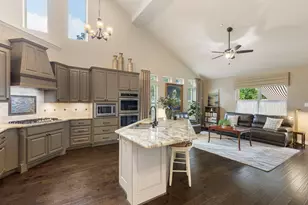 9054 Meacom Dr, Conroe, TX 77384 - Photo 15