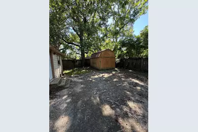 306 Ash Lane, Daisetta, TX 77575 - Photo 5
