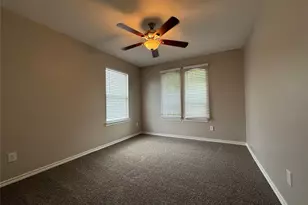 2325 Shady Tree Ln, Conroe, TX 77301 - Photo 9