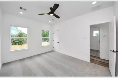 8119 Sterlingshire Street #A/B, Houston, TX 77078 - Photo 23