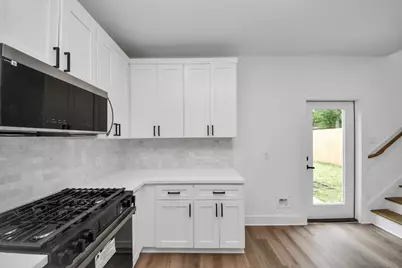8119 Sterlingshire Street #A/B, Houston, TX 77078 - Photo 17