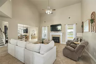 9730 Suffolk Downs Dr, Mont Belvieu, TX 77523 - Photo 7
