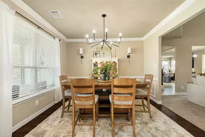 9730 Suffolk Downs Drive, Mont Belvieu, TX 77523 - Photo 13