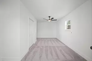 5874 Belneath St, Houston, TX 77033 - Photo 9